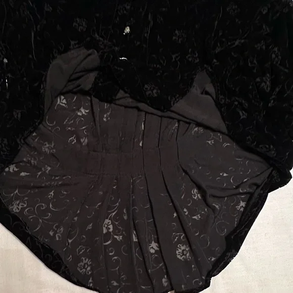 Marla Duran Shirt Womens XL Black Velvet Burnout Floral Button Front Whimsigoth - Picture 7 of 9